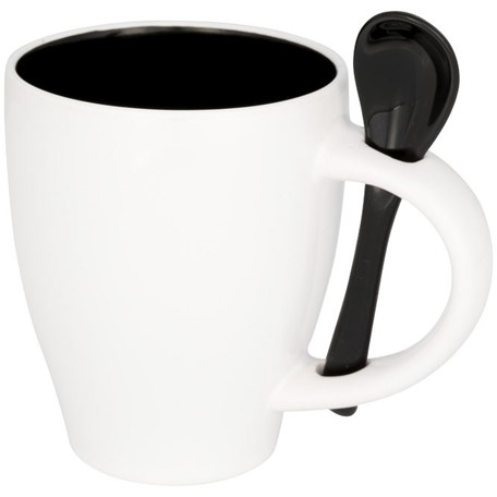 Nadu mok met lepel